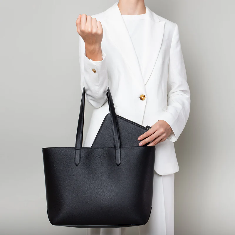 کیف زنانه مشکی با استایل سفید